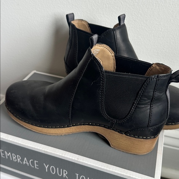 Dansko Becka Black Clog Bootie 36 - Picture 2 of 6